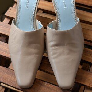 Liz Claiborne Women's Tan Mules